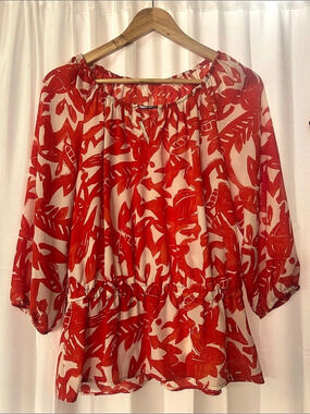 Red & White Abstract Blouse Like New